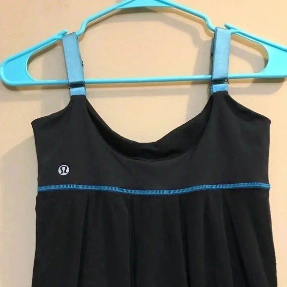 Lululemon Rhythmic Tank Black Ocean Blue sz 6 Top Workout Yoga Built In Bra - Picture 6 of 10